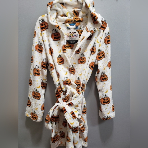 Berkshire Blanket & Home Peanuts Snoopy Plush Halloween Robe, S/M - Picture 1 of 5